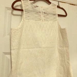 Vineyard Vines eyelet sleeveless shell
